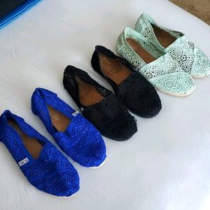 Bundle of TOMS shoes